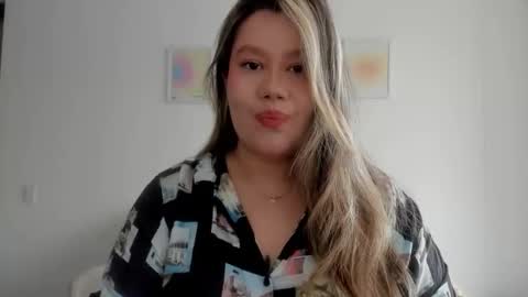 Snapshot of sarasmith19 chatting on June 5, 2026, 3:51 pm Sara sarasmithfun by instagram online show from June 5, 2026, 3:51 pm