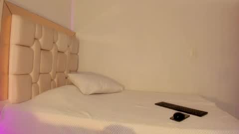 Sara  online show from February 26, 2025, 3:08 pm