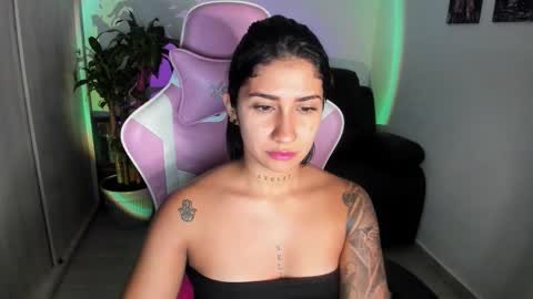 Snapshot of saratukkerr chatting on November 2, 2025, 1:41 am saratukkerr online show from November 2, 2025, 1:41 am