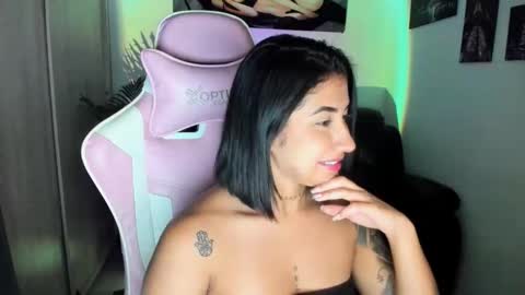 Snapshot of saratukkerr chatting on November 12, 2025, 6:47 am saratukkerr online show from November 12, 2025, 6:47 am