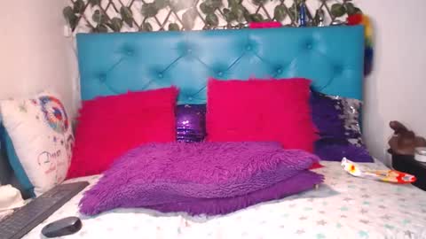 Snapshot of sarawiills chatting on May 19, 2026, 2:01 pm Sara Wills online show from May 19, 2026, 2:01 pm