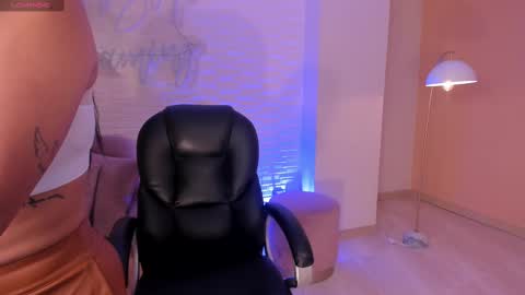 Snapshot of sarawinstone_ chatting on February 17, 2025, 1:32 pm Sara Winstone online show from February 17, 2025, 1:32 pm