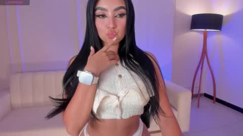 Snapshot of sarawinstone_ chatting on March 5, 2025, 8:32 pm Sara Winstone online show from March 5, 2025, 8:32 pm