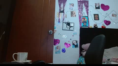 Snapshot of saray_extrovert1 chatting on December 21, 2024, 7:56 am Sara Jimenez online show from December 21, 2024, 7:56 am