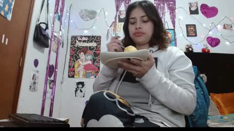 Snapshot of saray_extrovert1 chatting on December 26, 2024, 11:32 am Sara Jimenez online show from December 26, 2024, 11:32 am