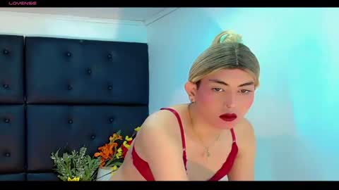 Snapshot of saraypiink chatting on June 19, 2026, 8:34 pm saraypiink online show from June 19, 2026, 8:34 pm