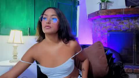 sarazuletaa online show from April 23, 2026, 2:41 pm