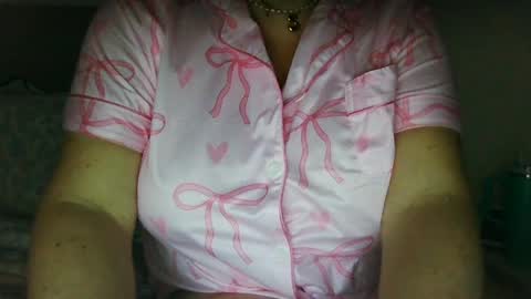 Snapshot of saretta46 chatting on October 4, 2025, 12:41 am Sara online show from October 4, 2025, 12:41 am