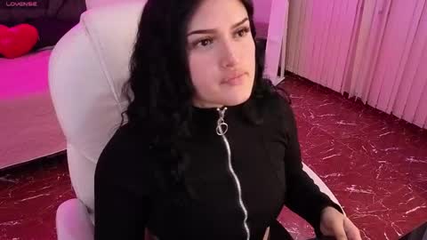 Snapshot of sari_belle chatting on May 26, 2026, 3:24 am Sari online show from May 26, 2026, 3:24 am