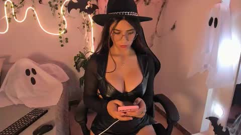 Snapshot of sarima420 chatting on October 24, 2025, 3:41 pm Sarima and Leo online show from October 24, 2025, 3:41 pm