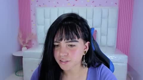 Sara  online show from May 4, 2026, 8:05 pm