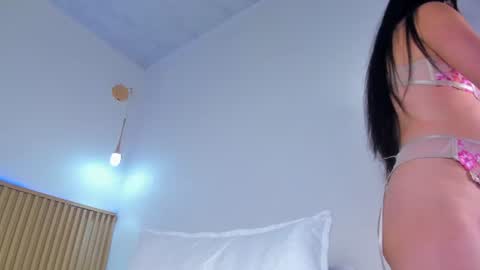 Snapshot of sarita__gomez chatting on June 10, 2026, 6:01 am Sarita online show from June 10, 2026, 6:01 am