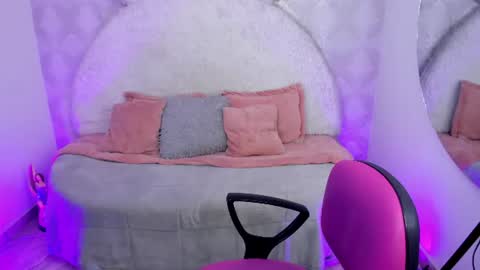 Snapshot of sarita_jane chatting on June 26, 2026, 4:17 am Sara online show from June 26, 2026, 4:17 am