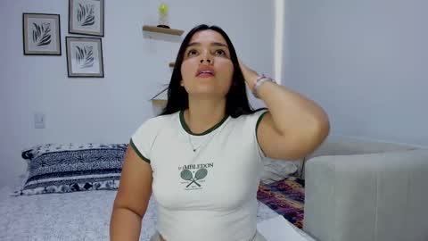 Snapshot of saritadolly_ chatting on November 7, 2025, 9:04 pm Sara Cute online show from November 7, 2025, 9:04 pm