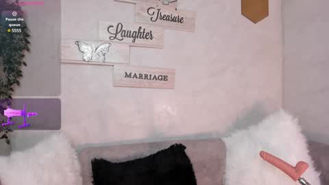 Snapshot of saritas_ chatting on January 25, 2025, 11:00 pm SARA online show from January 25, 2025, 11:00 pm