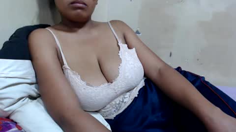 Snapshot of saronette chatting on December 18, 2024, 10:08 am saronette online show from December 18, 2024, 10:08 am