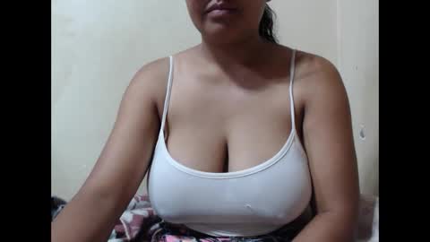 Snapshot of saronette chatting on November 20, 2025, 5:51 am saronette online show from November 20, 2025, 5:51 am