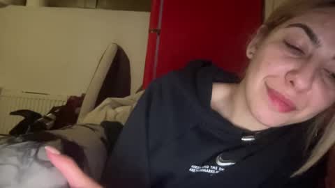 Snapshot of sarrah_rossy chatting on January 30, 2025, 12:18 am Sarrah online show from January 30, 2025, 12:18 am