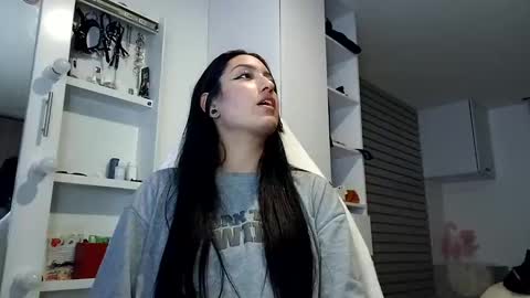 yesica online show from March 10, 2025, 3:12 am