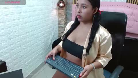 Snapshot of sasha_cambell chatting on November 11, 2025, 11:21 am sasha online show from November 11, 2025, 11:21 am