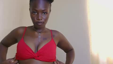 Snapshot of sasha_novah chatting on May 25, 2026, 11:16 am Sasha online show from May 25, 2026, 11:16 am