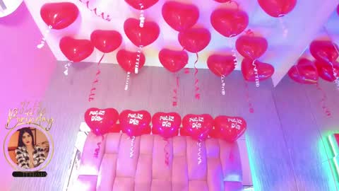 Snapshot of sasha_sims chatting on February 14, 2025, 2:54 pm Camila online show from February 14, 2025, 2:54 pm