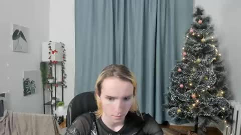 Sasha Vesmus online show from December 16, 2025, 9:20 pm