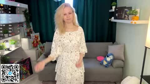 Snapshot of sashablonde_ chatting on May 19, 2026, 5:58 am Sasha online show from May 19, 2026, 5:58 am