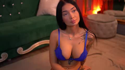 Snapshot of sashaferrera chatting on March 8, 2025, 8:35 pm Dennise online show from March 8, 2025, 8:35 pm