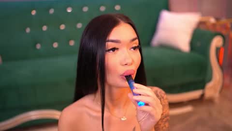 Snapshot of sashaferrera chatting on March 10, 2025, 7:40 pm Dennise online show from March 10, 2025, 7:40 pm