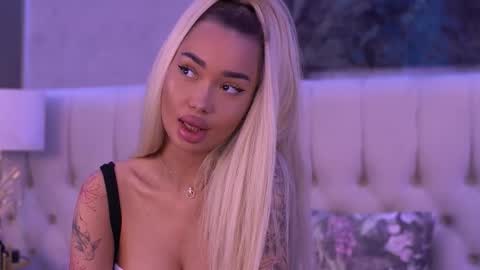 Snapshot of sashaferrera chatting on September 12, 2025, 6:19 pm Dennise online show from September 12, 2025, 6:19 pm