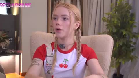 Snapshot of sashalore chatting on June 25, 2026, 2:55 am sashalore online show from June 25, 2026, 2:55 am