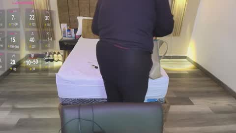 S A S H A R O S E online show from September 26, 2025, 11:58 am