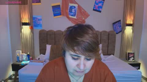 S A S H A R O S E online show from October 2, 2025, 12:23 pm