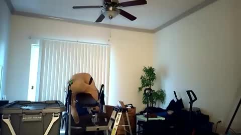 Snapshot of sashastrokes chatting on March 10, 2026, 11:32 pm MISTRESS STROKES online show from March 10, 2026, 11:32 pm