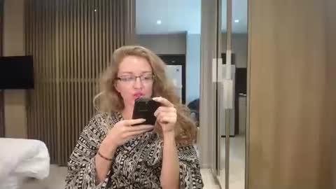 Sasha online show from October 11, 2025, 6:45 am