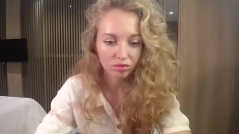 Sasha online show from October 13, 2025, 1:44 pm