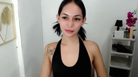 Sashi online show from December 3, 2025, 9:46 pm