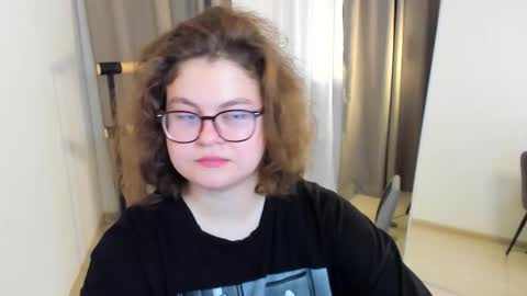 Snapshot of sashy_way chatting on September 18, 2025, 9:28 pm .Alexandra online show from September 18, 2025, 9:28 pm