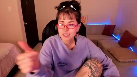 Snapshot of saskia_vellour chatting on June 14, 2026, 5:20 am saskia_vellour online show from June 14, 2026, 5:20 am