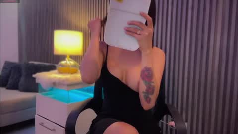 Snapshot of sassy_alexa chatting on February 21, 2025, 4:51 am Alexa online show from February 21, 2025, 4:51 am