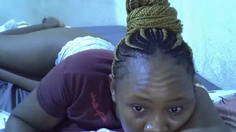 Snapshot of sassy_bella chatting on June 5, 2026, 6:52 am sassy_bella online show from June 5, 2026, 6:52 am