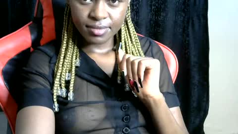 Snapshot of sassy_lyne chatting on June 19, 2026, 10:46 pm sassy_lyne online show from June 19, 2026, 10:46 pm