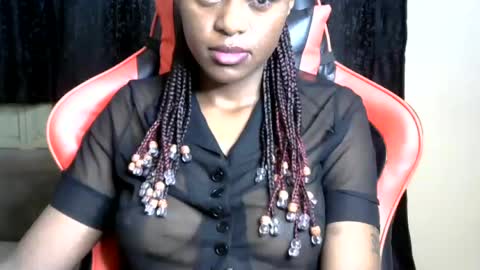 Snapshot of sassy_lyne chatting on July 5, 2026, 9:05 am sassy_lyne online show from July 5, 2026, 9:05 am