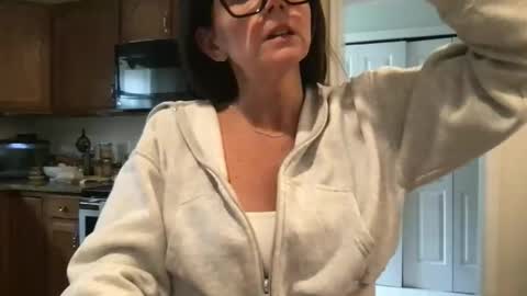 Snapshot of sassynsweetmilf chatting on May 22, 2026, 5:07 pm sassynsweetmilf online show from May 22, 2026, 5:07 pm