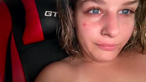 sassysquirtsmmm online show from April 23, 2026, 4:42 pm