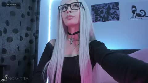    im expecting 300 thumbs up on my altar online show from November 18, 2025, 2:06 am