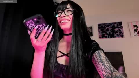    im expecting 300 thumbs up on my altar online show from June 23, 2026, 11:14 pm