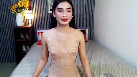 Snapshot of satiable_sashax chatting on December 16, 2025, 6:02 pm Sasha online show from December 16, 2025, 6:02 pm