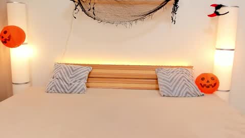 Snapshot of satimilf_ chatting on October 20, 2025, 3:45 pm Sati online show from October 20, 2025, 3:45 pm